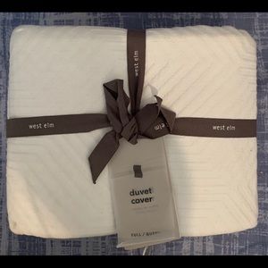 West Elm Organic Duvet Cover.  NWT. Queen